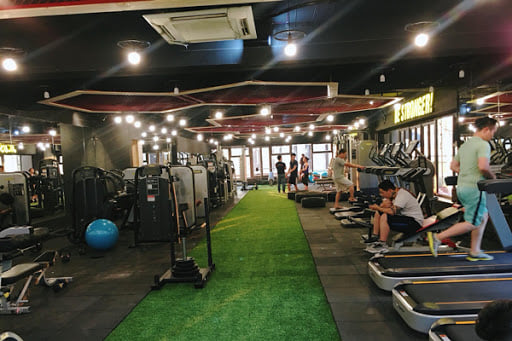 Thêm hình ảnh về phòng GYM với gạch